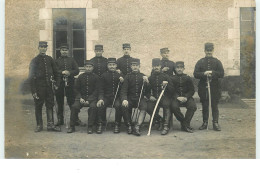 Carte Photo De Militaires En Uniforme - J.Remblier Phot. à Ligugé (par Poitiers) - Autres & Non Classés