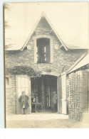 Carte Photo à Localiser - Bâtiment Avec Empilement étrange à L'intérieur - A Identifier