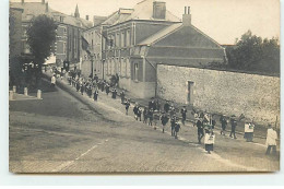 Carte Photo à Localiser - Une Procession - To Identify