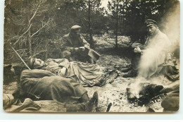 RPPC - Militaires Allemands Autour D'un Feu - Regiments