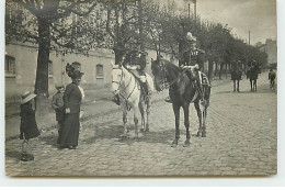 Carte Photo - SAINT-CYR-L'ECOLE - 14 Juillet 1913 - Mme Bigot, Général Bigot Et Colonel Mor.... - St. Cyr L'Ecole