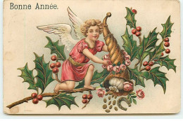 Carte Gaufrée - Bonne Année - Ange Sur Une Branche D'houx Avec Une Corne D'abondance - Neujahr