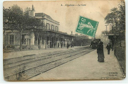 CHATOU - La Gare - Arrivée D'un Train - Chatou