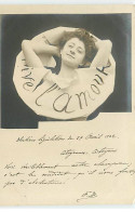 Carte Photo - Femme Sortant D'un Cerceau En Papier - Vive L'Amour - Papier Crevé - Frauen