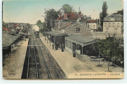 MAISONS-LAFFITTE - La Gare - Arrivée D'un Train - Maisons-Laffitte