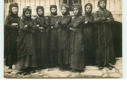 Carte-Photo à Identifier - Femmes Avec Des Sortes De Djilbab - To Identify