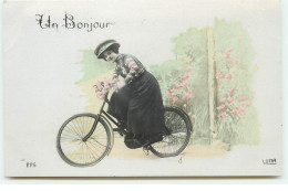 Un Bonjour - Une Femme Sur Un Vélo - Frauen