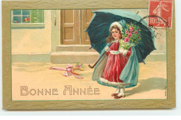 Carte Gaufrée - Bonne Année - Fillette Portant Un Bouquet De Roses, Sous Un Parapluie - Neujahr