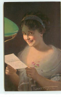 Jeune Femme Lisant Une Lettre Sous Une Lampe Avec Un Abat-jour Vert - N°15661 - Women