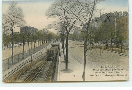 PARIS XIII - N°694 édit. JH - Métropolitain Pénétrant Sous La Place D'Italie - Boulevard Auguste Blanqui - Stations, Underground