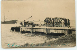 Carte Photo - CAMEROUN - DOUALA - Embarquement - John Holt - Kamerun