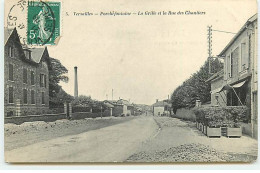 VERSAILLES - PORCHEFONTAINE - La Grille Et La Rue Des Chantiers - Versailles