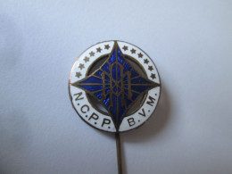 Rare! Insigne Congregation Vierge Marie Vers 1940/Badge Congregation Virgin Mary 1940s,diam=21 Mm - Autres & Non Classés