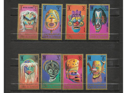 Umm Al Qiwain - Lot De 16 Timbres Sur Les Masques Africains - Année 1972 - Mi 653 à 660 Et Mi 644 à 651 - Umm Al-Qiwain