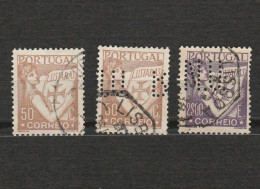 Portugal Correios - Lot 3 Timbres Lusiadas Dont 2 Perforés: 2 NU - Année 1931 Mi 550 Et Année 1945 Mi 542 - Oblitérés