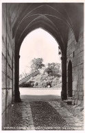 R298807 Warwick Castle. Ethelfledas Mound From The Gatehouse. No. 19437. Salmon. - World
