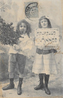 CPA - HEUREUSE ANNEE COUPLE D ENFANTS."RARE- Ancienne" - New Year