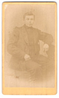 Fotografie A. Lorenz, Weissenburg A. S., Portrait Charmanter Junger Mann Im Eleganten Anzug  - Anonyme Personen