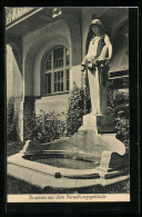 AK München, Bayerische Gewerbeschau 1912, Brunnen Vor Dem Verwaltungsgebäude  - Tentoonstellingen