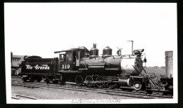 Fotografie Unbekannter Fotograf, Ansicht Alamosa / Colorado, Dampflok Mit Tender Nr. 319 Rio Grande Railroad, Eisenbahn  - Places