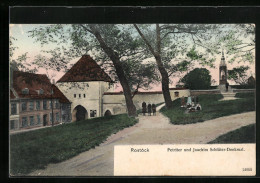 AK Rostock, Petritor Und Joachim Schlüter-Denkmal  - Rostock