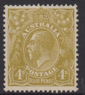 AUSTRALIA 1929  4d  YELLOW - OLIVE KGV STAMP  PERF.13.1/2 X 12.1/2 SMW SG.102  MNH - Ongebruikt