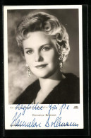 AK Schauspielerin Hannelore Bollmann Mit Ohrringen, Autograph  - Actors