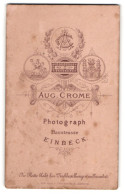 Fotografie Aug. Crome, Einbeck, Baustr., Monogramm Des Fotografen Und Wappen Von Einbeck  - Personnes Anonymes