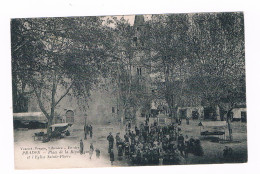 D 66 - Cpa - PRADES - Place Republique - Eglise Saint-pierre - Prades