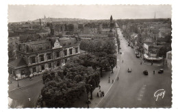 CPA  93     SAINT OUEN    1954   VUE DE LA PLACE DE LA REPUBLIQUE LA MAIRIE AVENUE  GABRIEL PERI - Saint Ouen