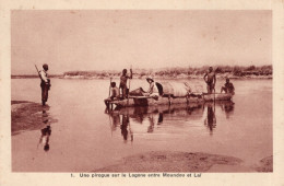 C P A  - AFR -  TCHAD  -    Une Pirogue  Sur Le  Logone Entre  MOUNDOU Et LAÏ - Tsjaad