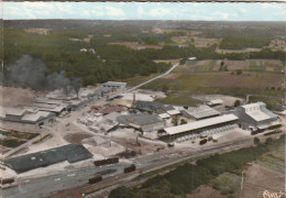 CLERAC VUE AERIENNE SUR LES ETABLISSEMENTS ARGILES ET MINERAUX CPSM 10X15 TBE - Autres & Non Classés