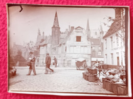 BRUGES MARCHE AUX LEGUMES DEVANT L ESTAMINET DE VOGELMARKT PHOTO 11.5 X 9 Cm - Plaatsen