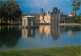 77 - Fontainebleau - Palais De Fontainebleau - Le Château  L'Etang Aux Carpes - CPM - Voir Scans Recto-Verso - Fontainebleau