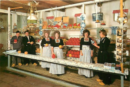 Pays-Bas - Nederland - Volendam - Folklore - Scènes Et Type - CPM - Voir Scans Recto-Verso - Volendam