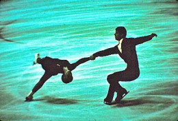 Diapositive Diapo Jeux Olympiques D'Hiver GRENOBLE 1968  Patinage Artistique Un Couple - Diapositives (slides)