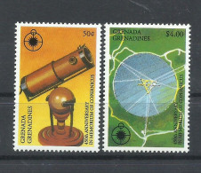 GRENADINES,  SERIE   HOMENAJE  COPERNICO   MNH  ** - Südamerika