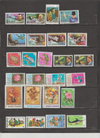 Maldives Ensemble 23 Timbres Différents Neufs ** - Maldiven (1965-...)