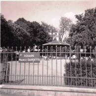 Photo Originale - 1968 - PARIS XI - Le Square Parmentier S'appelle Depuis La Guerre 39/45 Maurice Gardette - Places