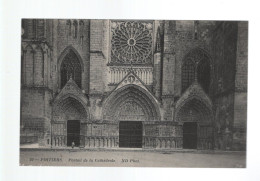 CPA - 86 - N°29 - Poitiers - Portail De La Cathédrale  - Non Circulée - Poitiers