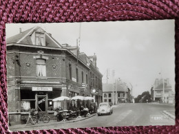 Nord , La Place Tholozé , Café , Voiture Ancienne - Autres & Non Classés