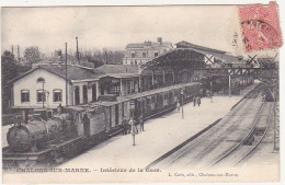 51 - CHALONS-sur-MARNE - 1905 - Intérieur De La Gare (Train, Locomotive) - Châlons-sur-Marne