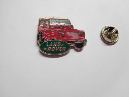 Superbe Pin's En Zamac , Auto 4X4 Land Rover , Defender , Rouge  , Non Signé - Andere & Zonder Classificatie