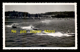 BATEAUX - COURSE DE BATEAUX HORS-BORD SUR UN LAC LE 24 JUILLET 1955 - CARTE PHOTO ORIGINALE - Autres & Non Classés