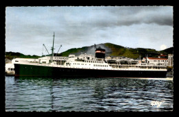 BATEAUX - PAQUEBOT - LE COURRIER D'ALGERIE EL MANSOUR A PORT-VENDRES - Steamers