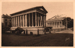 CPA 30 - NIMES (Gard) - 8. La Maison Carrée Et Le Théâtre - Nîmes