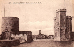 CPA 17 - LA ROCHELLE (Charente Maririme) - 1132. Entrée Du Port - L.C. - La Rochelle