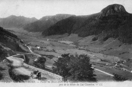 CPA 63 - LE MONT-DORE (Puy De Dôme) - 151. Vallée Et Capucin Pris De La Route Du Lac Chambon - Le Mont Dore