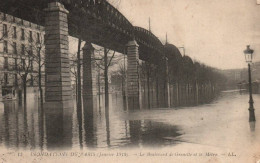 CPA 75 - PARIS Inondations De 1910 - 15. Le Boulevard De Grenelle Et Le Métro - La Crecida Del Sena De 1910