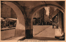 CPA 26 - MONTELIMAR (Drôme) - 22. Les Arcades, Place Du Marché - Montelimar